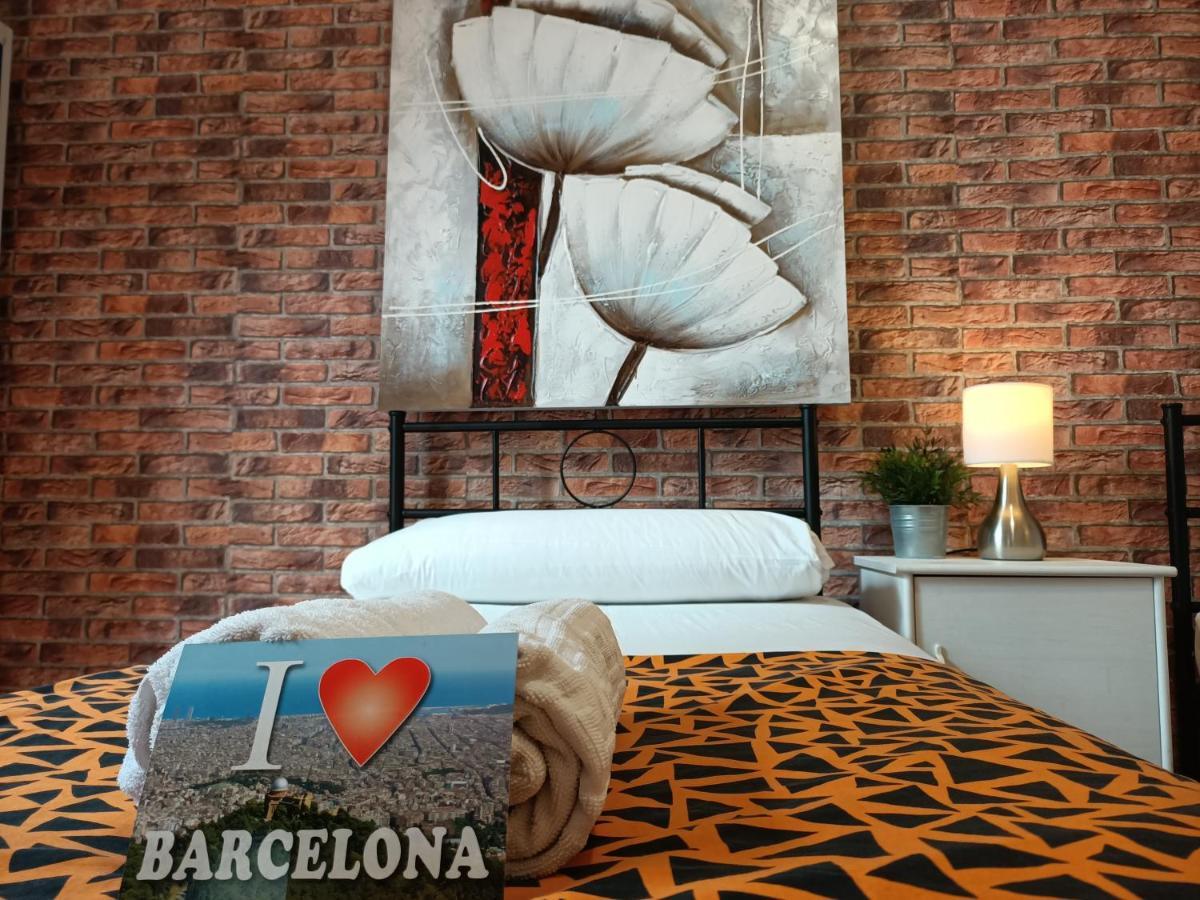 Diagonal House Hostel Barcelona Exteriör bild