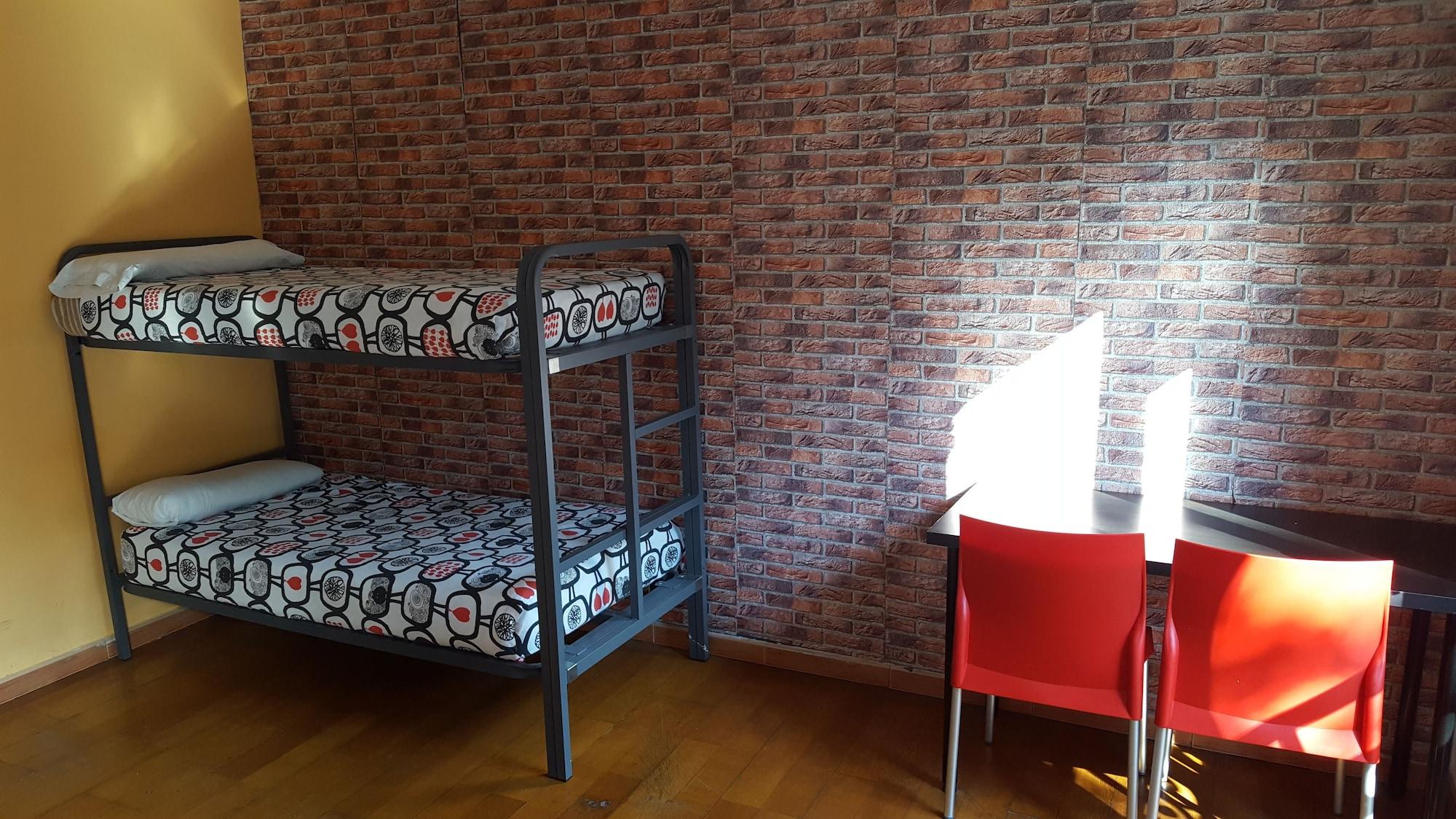 Diagonal House Hostel Barcelona Exteriör bild