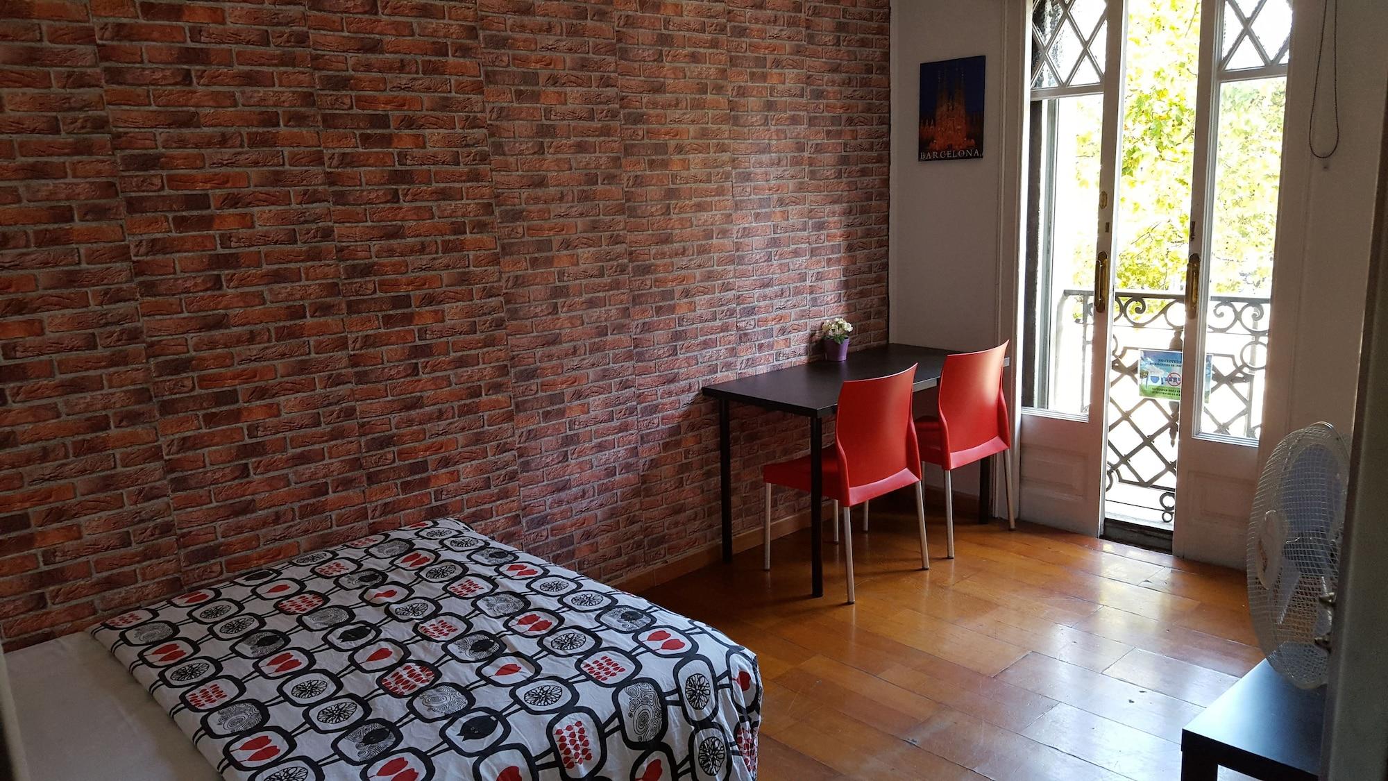 Diagonal House Hostel Barcelona Exteriör bild
